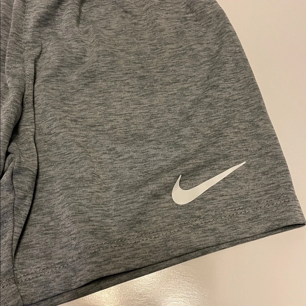 Nike DRI-FIT Boy’s Gray & Orange Kids' JUST DO IT Short Shirt Set Size 4 (XS) - Picture 3 of 7